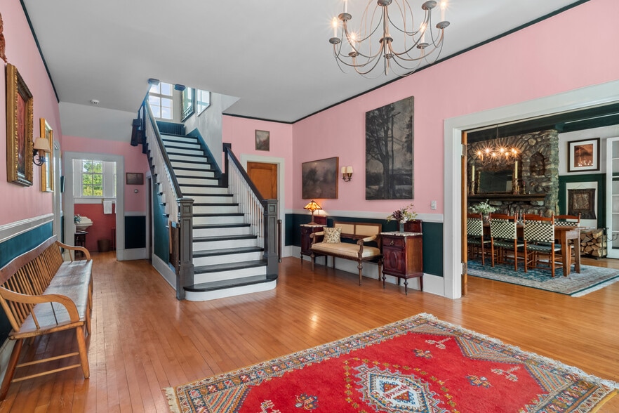 More Photos Of 535 Main Rd, Monterey Specialty For Sale