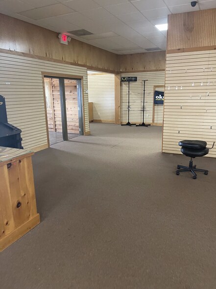 More Photos Of 3455 Keith Bridge Rd, Cumming Freestanding For Sale