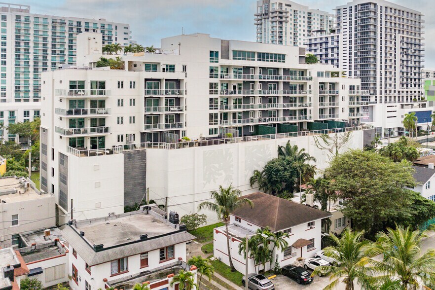 More Photos Of 321 NE 26th St, Miami Office For Lease