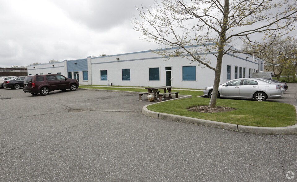 More Photos Of 145 Marcus Blvd, Hauppauge Office For Lease