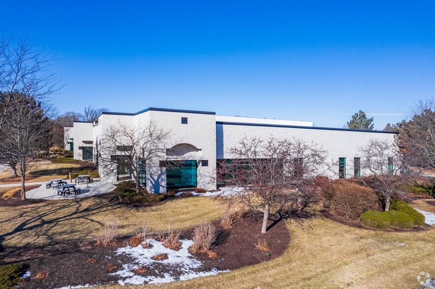 More Photos Of 3235 Intertech Dr, Brookfield Industrial For Lease