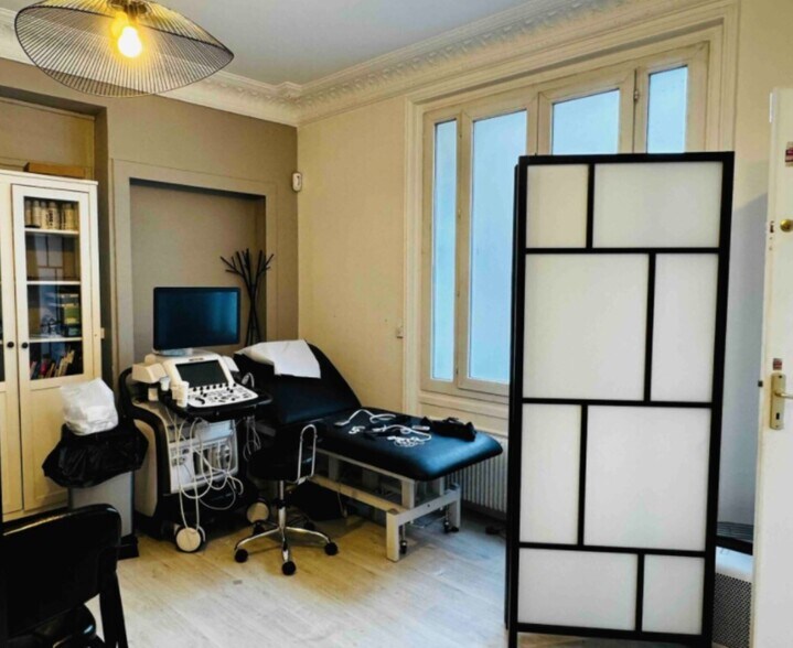 More Photos Of 11 Rue De La Glacière, Paris Office For Sale