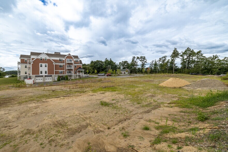 More Photos Of 57 Long Point Rd, Lakeville Specialty For Sale