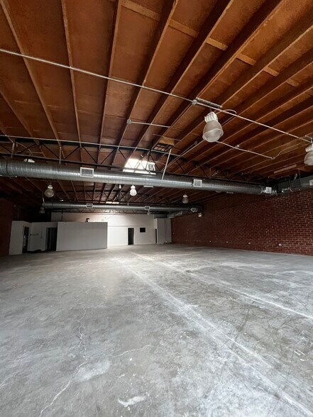 More Photos Of 1200 Albany St, Los Angeles Warehouse For Lease