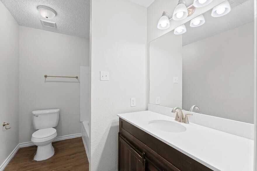 More Photos Of 429 Johnson St, Longview Apartments For Sale