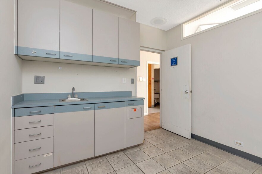 More Photos Of 1201 S Myrtle Ave, Clearwater Medical For Sale