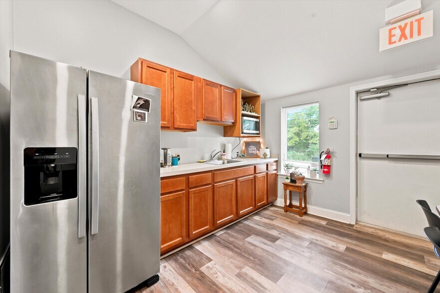 More Photos Of 103 Garris Rd, Downingtown Medical For Sale