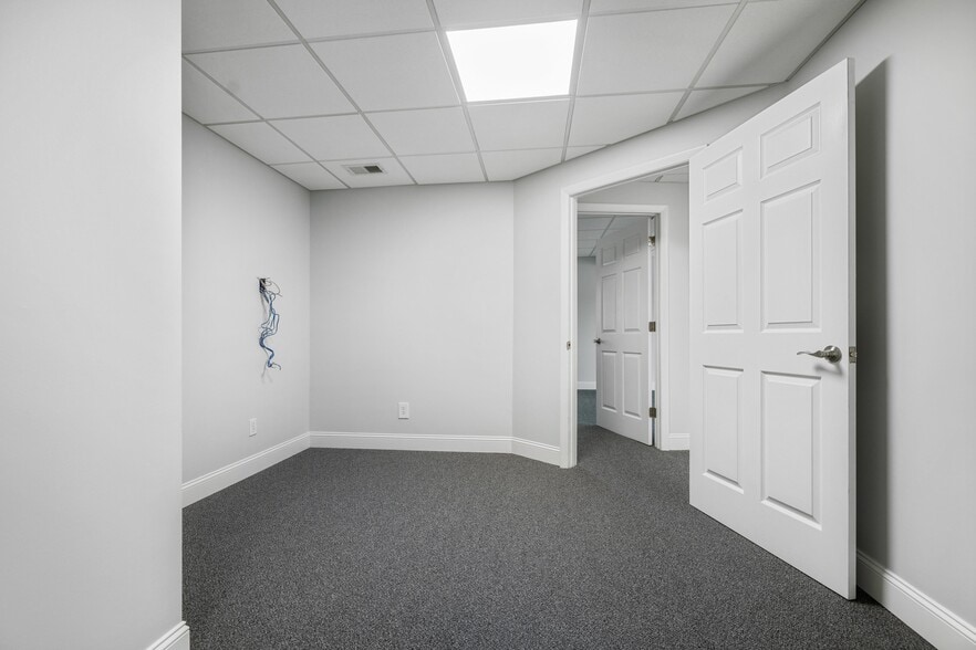 More Photos Of 1637 Savannah Hwy, Charleston Office For Lease