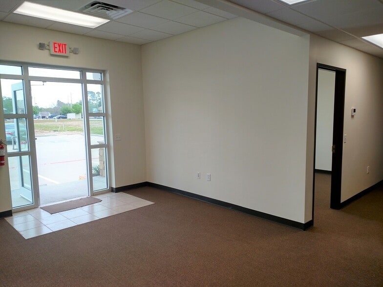 More Photos Of 850 Lawrence Rd, League City Unknown For Lease