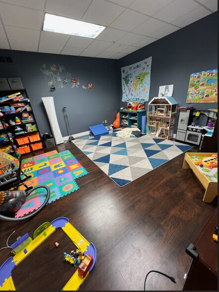 More Photos Of 42450 Hayes Rd, Clinton Township Medical For Lease