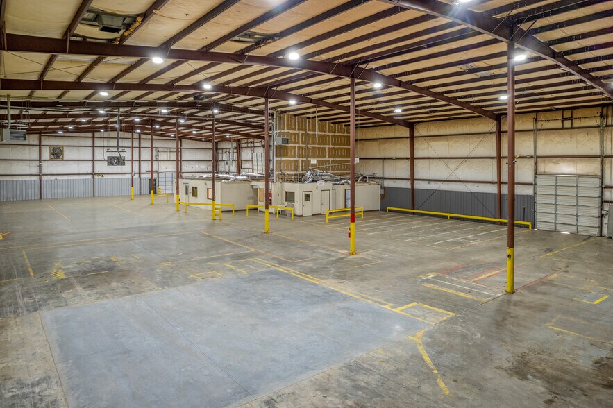 More Photos Of 120 McDougall Ct, Greenville Unknown For Lease