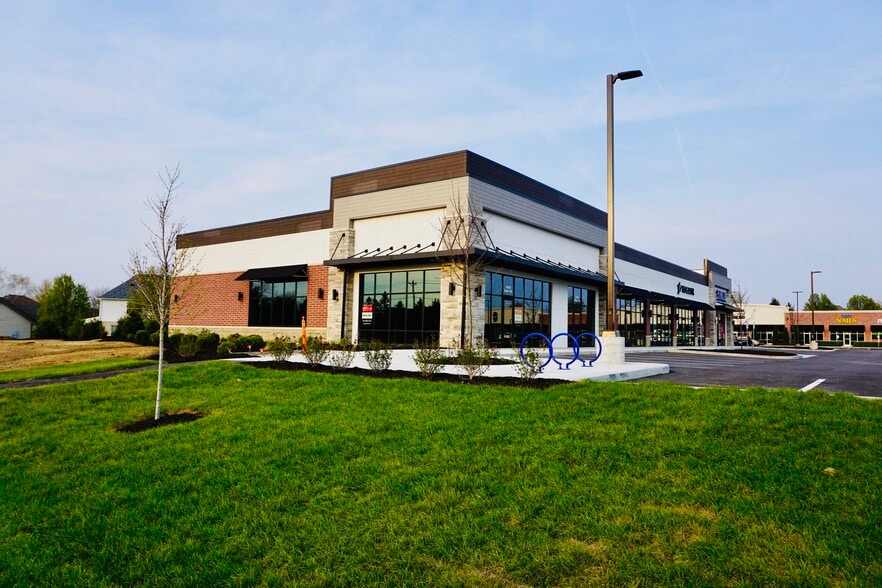 More Photos Of 10470 Olio Rd, Fortville Freestanding For Lease