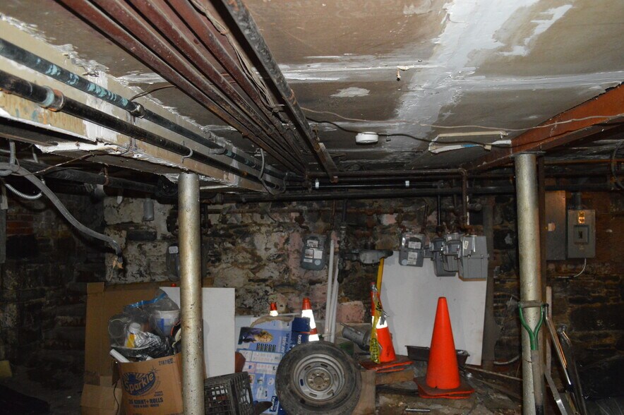 More Photos Of 354 Graham Ave, Brooklyn Storefront Retail Residential For Sale