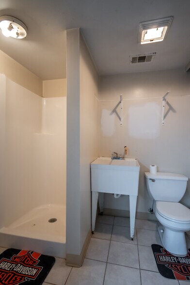 More Photos Of 3655 Neese Commerce Rd, Hull Multifamily For Sale