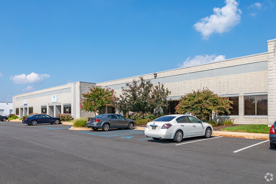 Primary Photo Of 243 Quigley Blvd, New Castle Warehouse For Lease