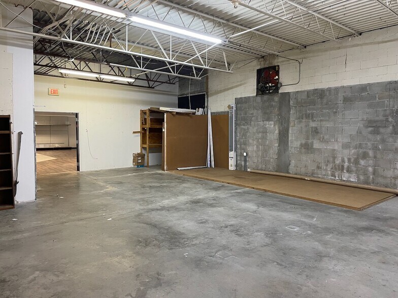 More Photos Of 3318 Mercer University Dr, Macon-Bibb Freestanding For Lease