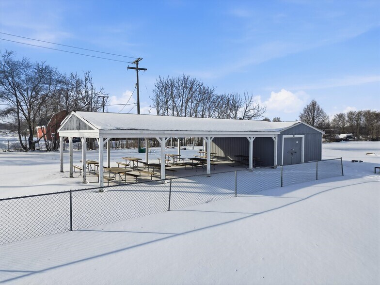 More Photos Of 5640 Williams Lake Rd, Waterford Township Light Manufacturing For Sale