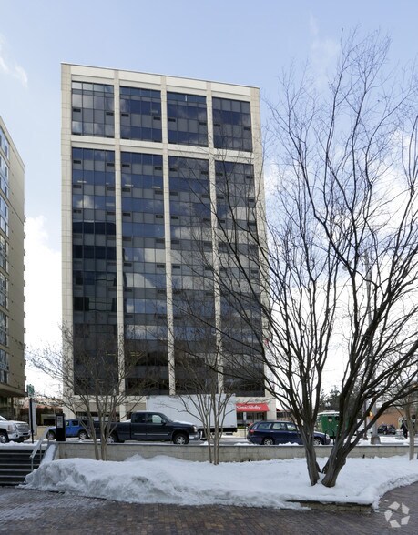 More Photos Of 1600 Wilson Blvd, Arlington Office For Lease