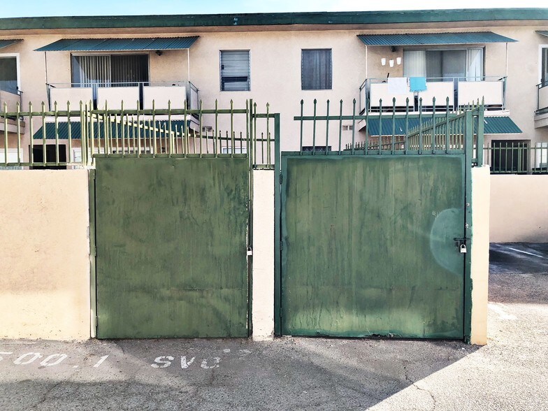 More Photos Of 11940 Burbank Blvd, Valley Village Apartments For Sale