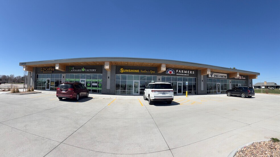 More Photos Of 1113 Theatre Drive, Hastings Storefront Retail Office For Lease