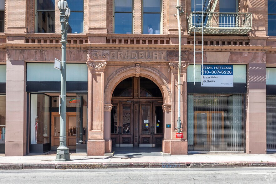 More Photos Of 300-310 S Broadway, Los Angeles Office For Lease