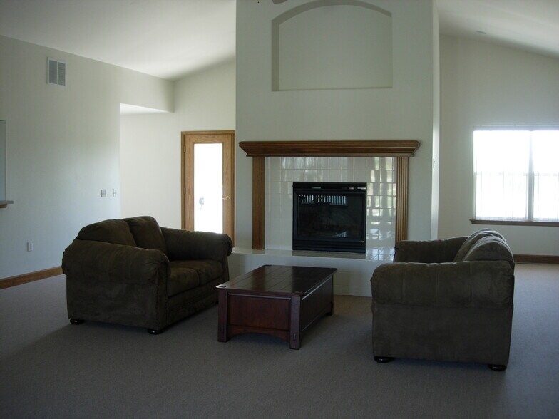 More Photos Of 255 E 8th Ave, Akron Apartments For Sale