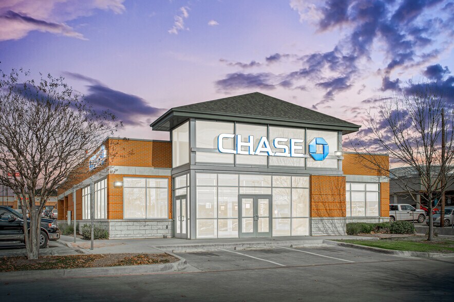 More Photos Of 5801 Babcock Rd, San Antonio Bank For Lease