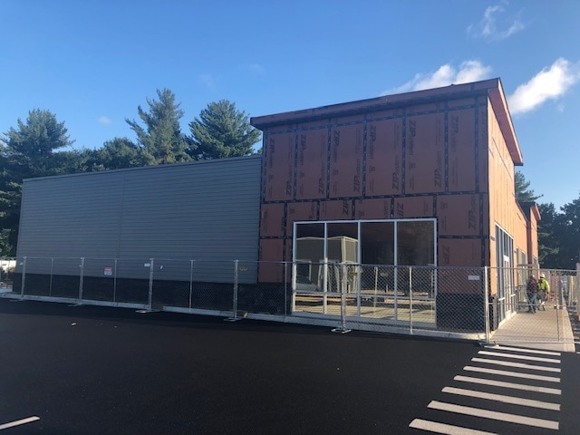More Photos Of 212 Southampton Rd, Westfield Freestanding For Lease