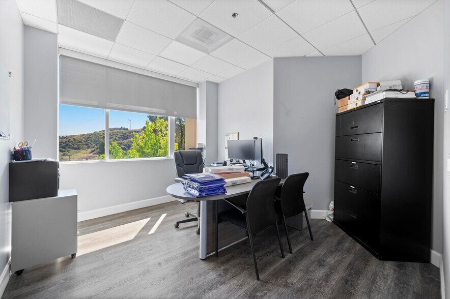 More Photos Of 28212 Kelly Johnson Pky, Valencia Medical For Lease