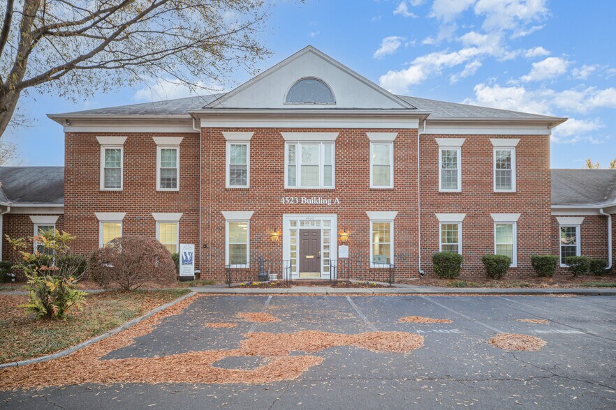 More Photos Of 4523 Park Rd, Charlotte Office For Sale