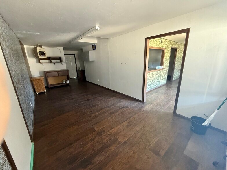 More Photos Of 13284 E Central Ave, Mayer Office Residential For Lease