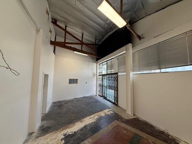 More Photos Of 526 W Garfield Ave, Glendale Manufacturing For Lease