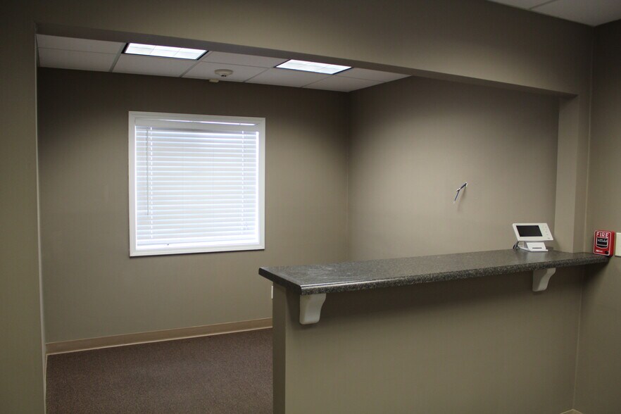 More Photos Of 901 E Loula St, Olathe Office For Lease