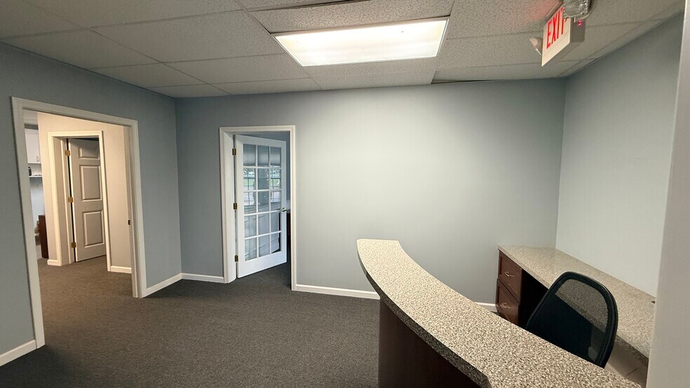 More Photos Of 675 Wilbur Cross Hwy, Berlin Office For Sale