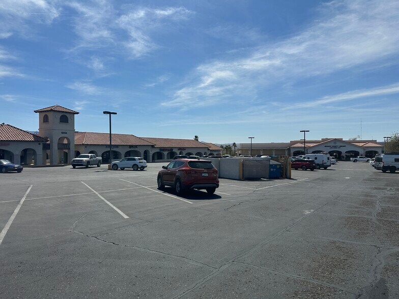 More Photos Of 1850-1870 Mcculloch Blvd N, Lake Havasu City General Retail For Sale