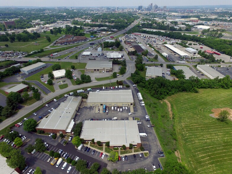 More Photos Of 820 Fesslers Pky, Nashville Light Distribution For Lease