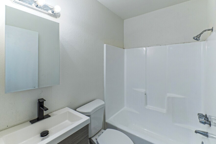 More Photos Of 2719 W Maryland Ave, Phoenix Apartments For Sale