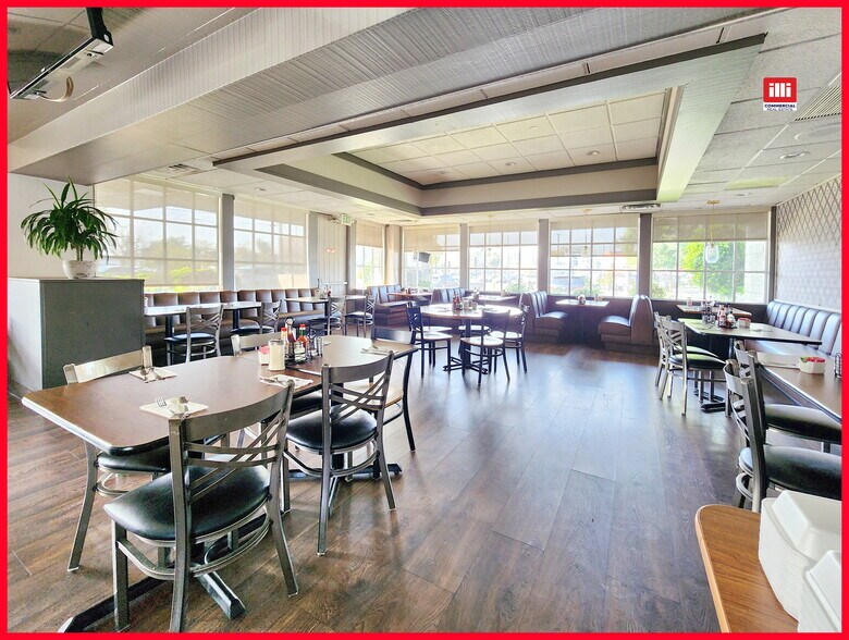 More Photos Of 14445 Sherman Way, Van Nuys Restaurant For Lease
