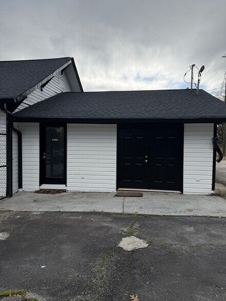 More Photos Of 2719 Huff Dr, Lawrenceville Office For Lease