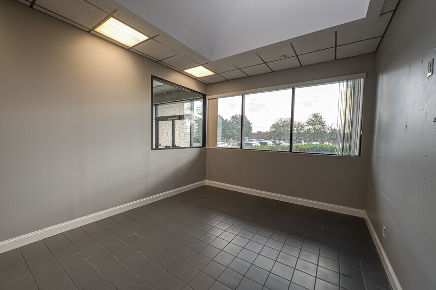 More Photos Of 1800 Ocean Ave, Ronkonkoma Light Distribution For Lease