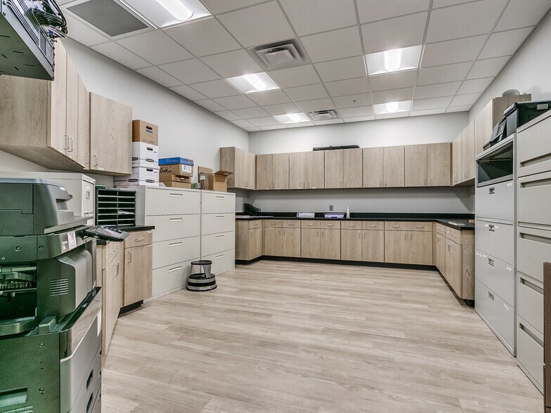 More Photos Of 8890 S Sunnylane Rd, Oklahoma City Flex For Sale