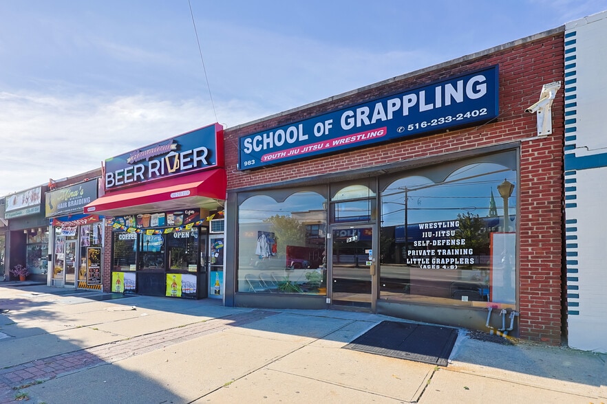 More Photos Of 967-983 Hempstead Tpke, Franklin Square Storefront For Sale