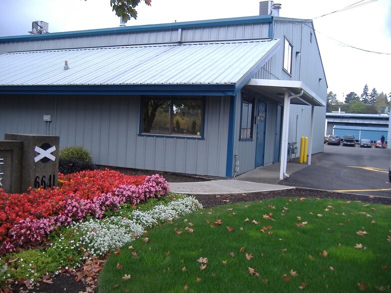 More Photos Of 9125-9145 SE 64th Ave, Portland Unknown For Lease