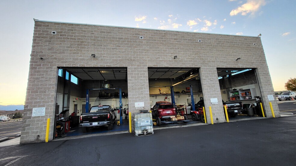 More Photos Of 1480 Ainsworth St, Colorado Springs Auto Dealership For Sale