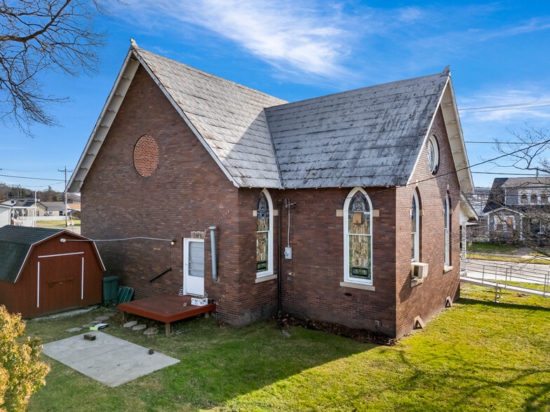 More Photos Of 729 Mason St, Milton Office For Sale