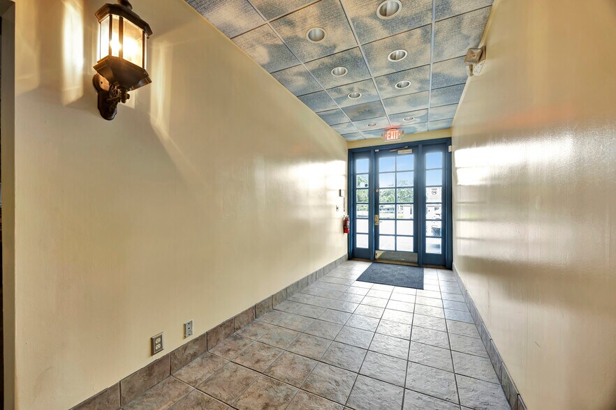 More Photos Of 5060-5062 Pleasant Ave, Fairfield Flex For Sale