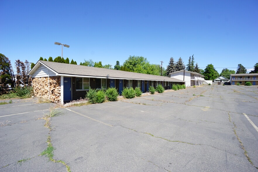 More Photos Of 403 W University Way, Ellensburg Hotel For Sale