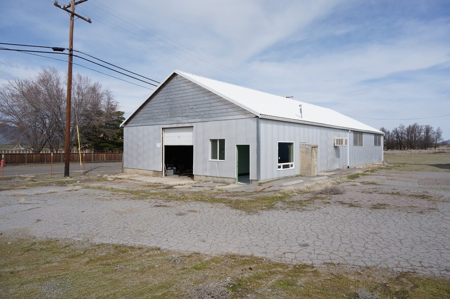 More Photos Of 451 N 11th St, Montague Warehouse For Sale