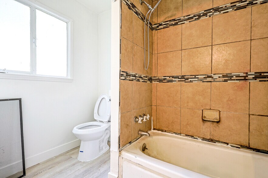 More Photos Of 139-143 E Julian St, San Jose Multifamily For Sale