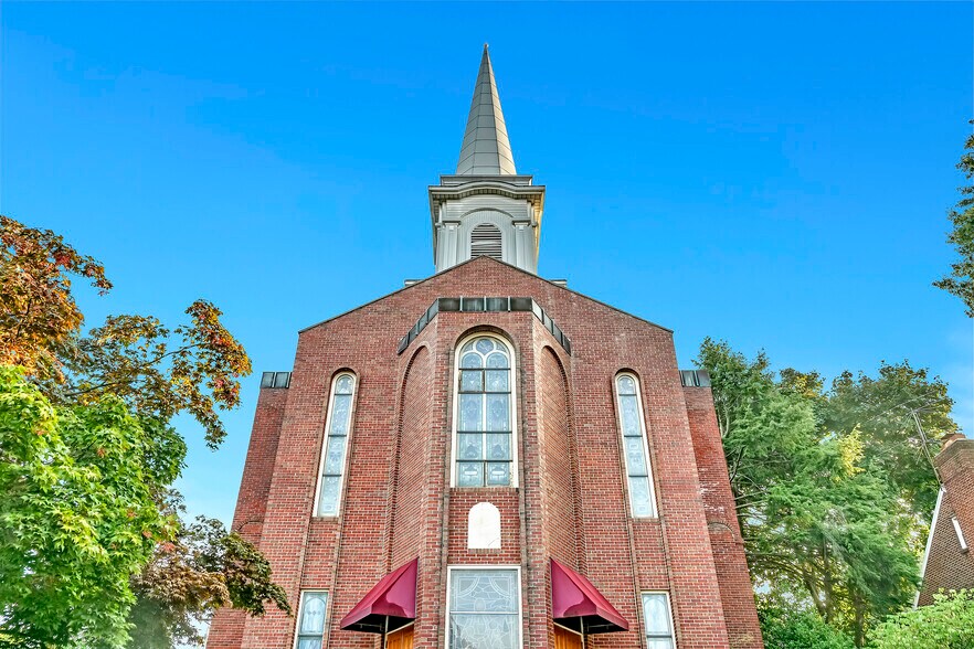 More Photos Of 132 W High St, Somerville Religious Facility For Sale